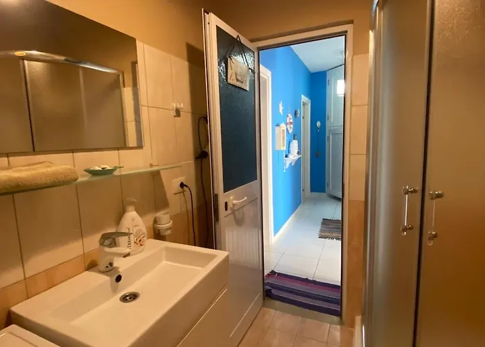 Wake Up By The Sea-beachfront In Qerret, Albania Lejlighed *