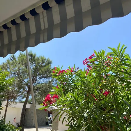 Wake Up By The Sea-beachfront In Qerret, Albania 아파트 골렘