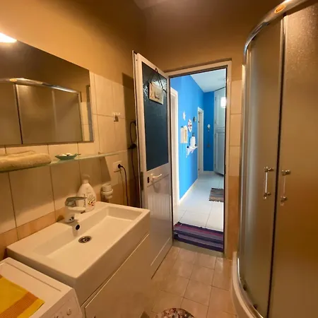 Wake Up By The Sea-beachfront In Qerret, Albania Apartment *