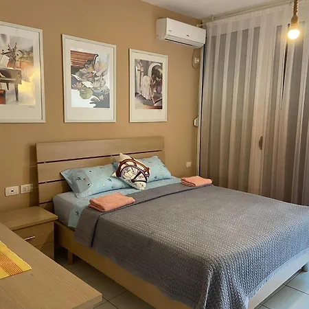 Wake Up By The Sea-beachfront In Qerret, Albania 아파트