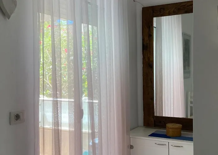 Apartman Wake Up By The Sea-beachfront In Qerret, Albania *