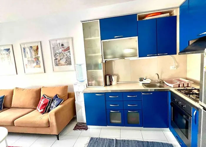 Wake Up By The Sea-beachfront In Qerret, Albania Apartman Golem