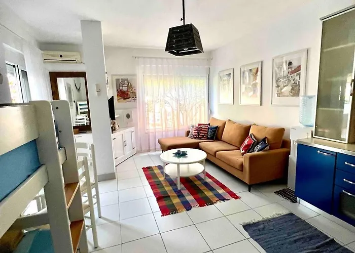 Wake Up By The Sea-beachfront In Qerret, Albania Apartman *